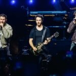 Nick Jonas: Γιατί οι Jonas Brothers ζωντανεύουν την εποχή του «Burning Up» στη νέα περιοδεία τους