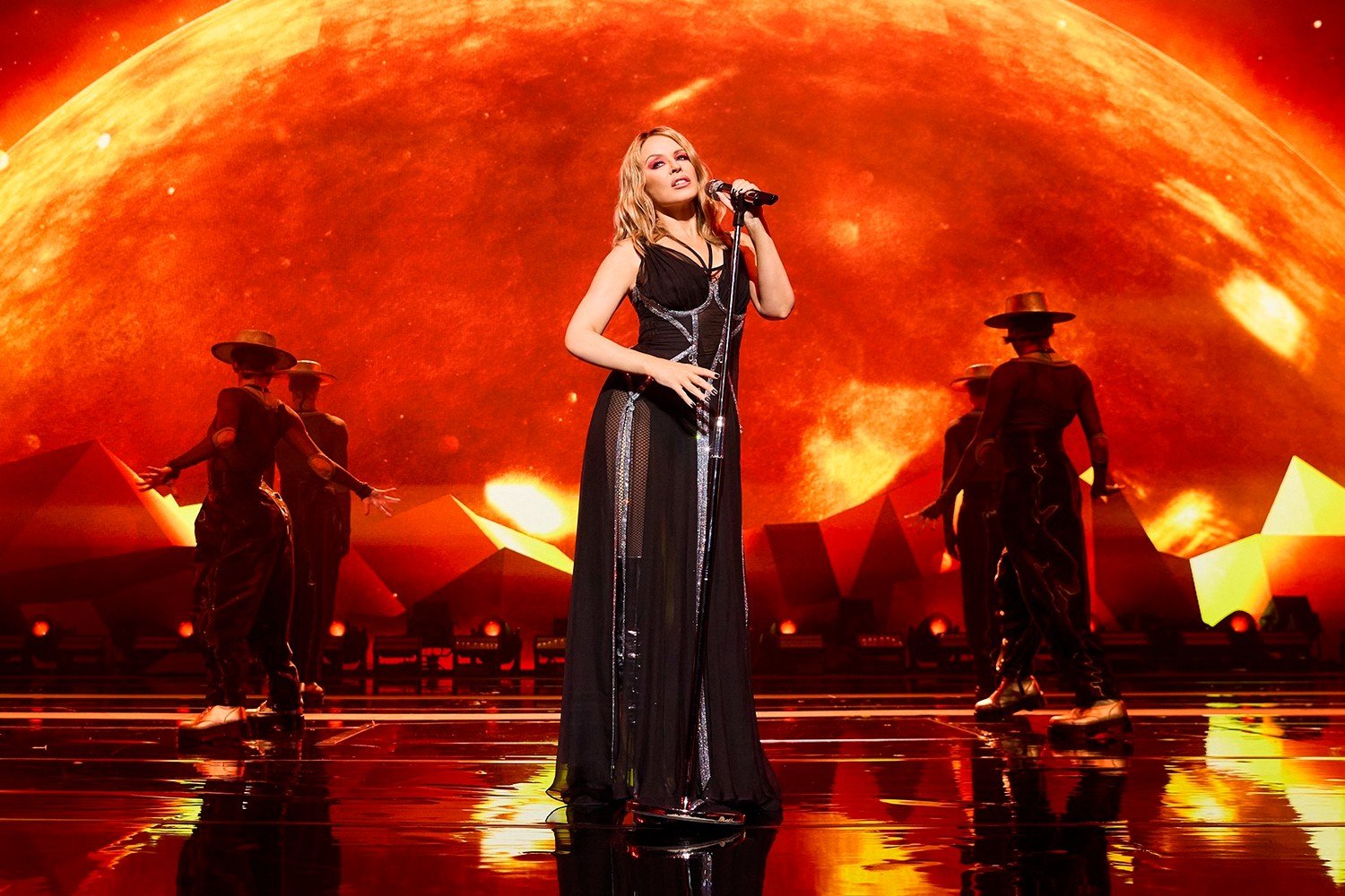 Kylie Minogue: Γιορτάζει 40 χρόνια στην κορυφή με μία λαμπερή επετειακή περιοδεία Kylie Minogue: Γιορτάζει 40 χρόνια στην κορυφή με μία λαμπερή επετειακή περιοδεία