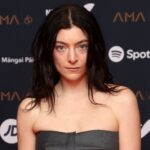 Lorde: «Πυρ και μανία» με το Spotify για τις AI περιγραφές τραγουδιών