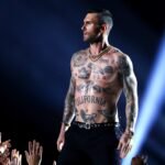 Ο Adam Levine των Maroon 5 «τελείωσε» με τα τατουάζ: «Πονάει τόσο φρικτά»