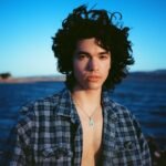 Conan Gray: Το νέο single «The Best» είναι ο ιδανικός προάγγελος της deluxe έκδοσης του «Wishbone»