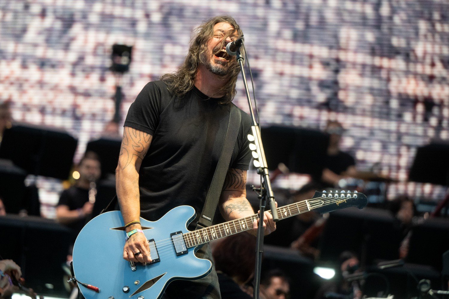 Dave Grohl: Ο στίχος των Foo Fighters που θεωρεί «απίστευτα ανόητο» και η στιγμή που ο David Bowie τον αποστόμωσε Dave Grohl: Ο στίχος των Foo Fighters που θεωρεί «απίστευτα ανόητο» και η στιγμή που ο David Bowie τον αποστόμωσε