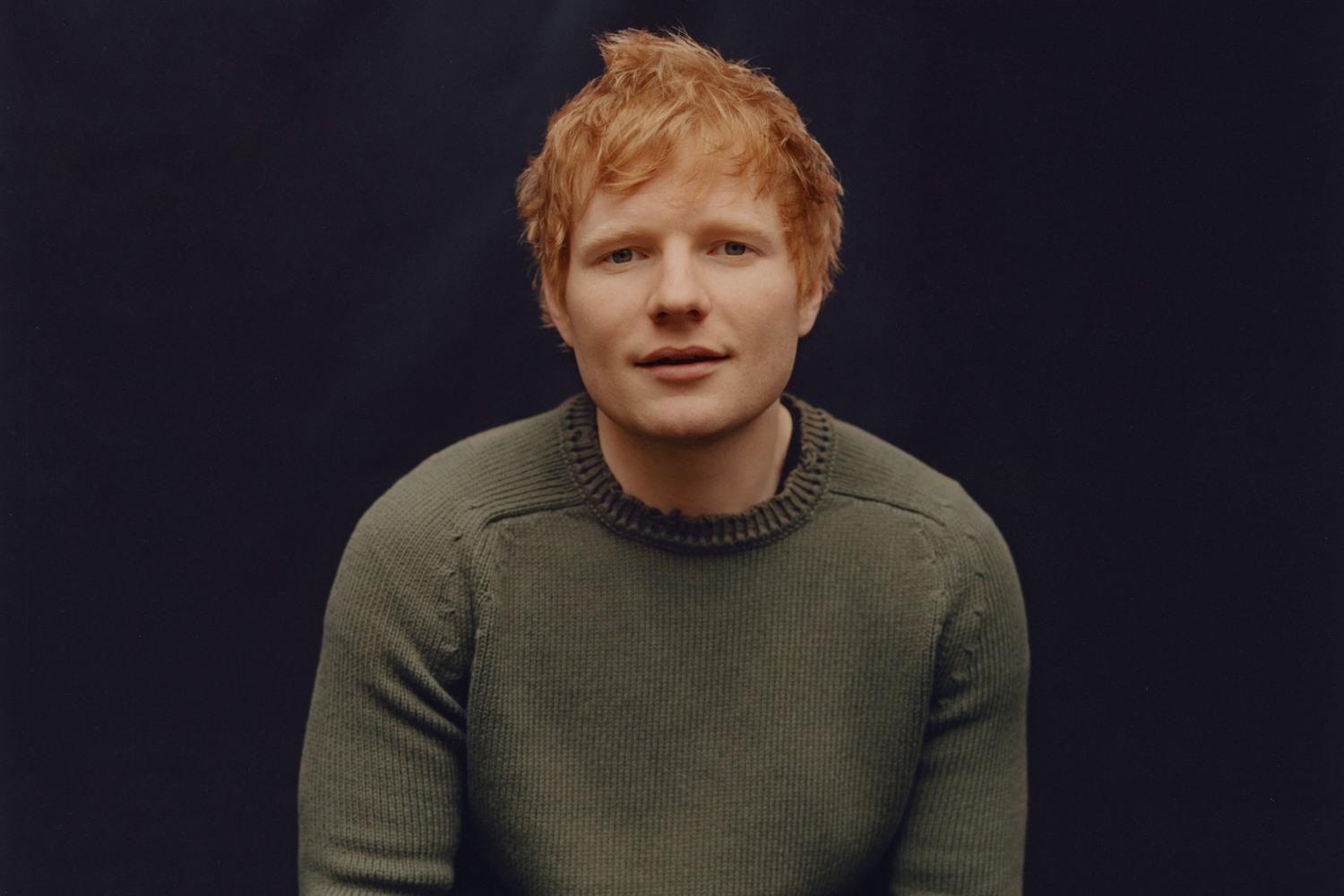 Ed Sheeran: Δίνει φωνή στις ξεχασμένες ιστορίες της ζωής μας στο video του «Old Phone» Ed Sheeran: Δίνει φωνή στις ξεχασμένες ιστορίες της ζωής μας στο video του «Old Phone»