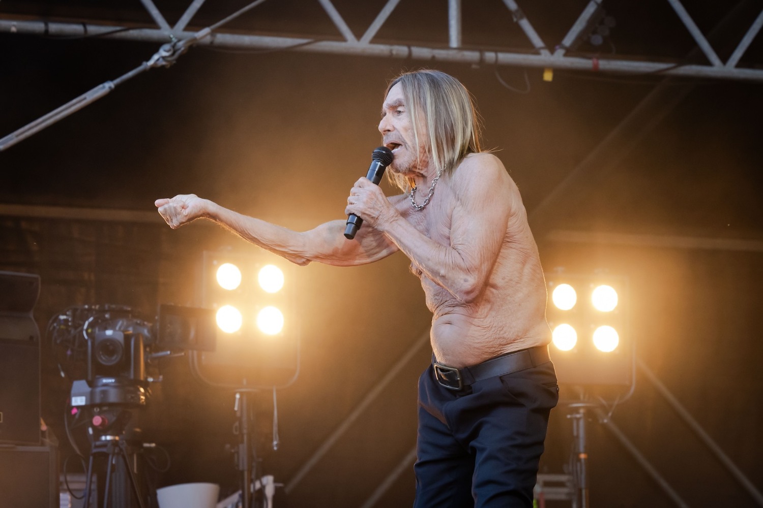 Iggy Pop: Τραγουδά για πρώτη φορά ζωντανά το «Punkrocker» – 20 χρόνια μετά την κυκλοφορία του