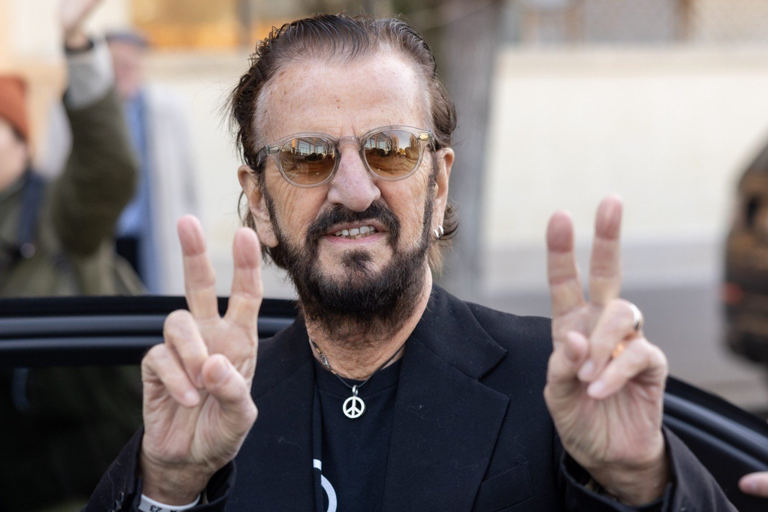 Ringo Starr: «Είμαι σε καλά χέρια» – Η δημόσια στήριξη στον Barry Keoghan για τις βιογραφικές ταινίες των Beatles Ringo Starr: «Είμαι σε καλά χέρια» – Η δημόσια στήριξη στον Barry Keoghan για τις βιογραφικές ταινίες των Beatles