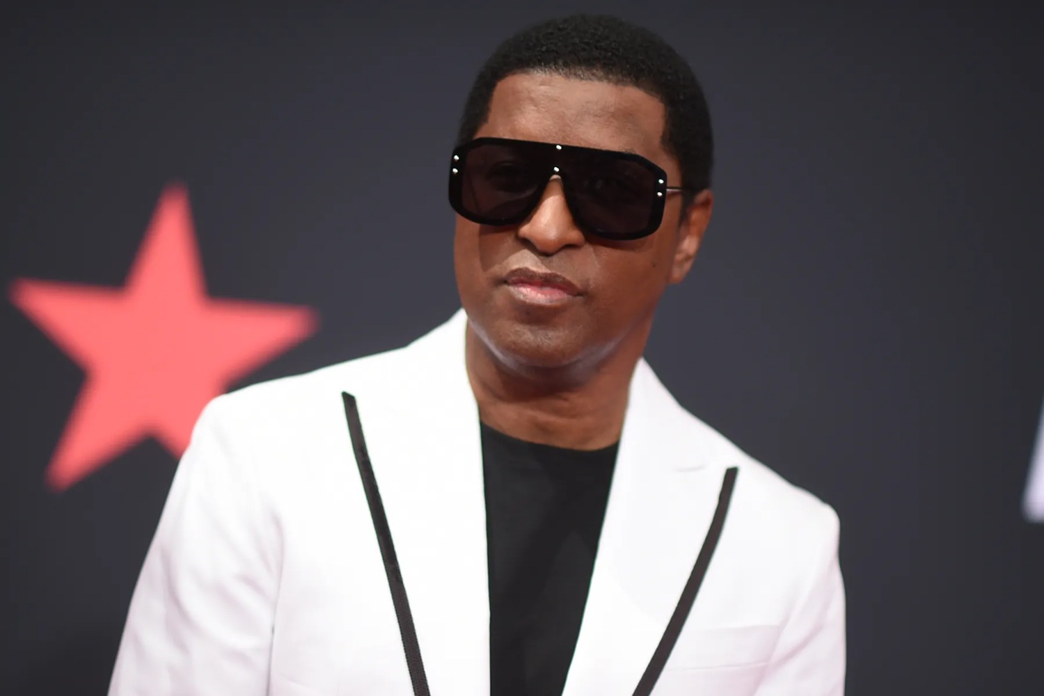 Ο Babyface και η δοκιμασία του Prince – Μια αξέχαστη στιγμή που άλλαξε τη ματιά του στη μουσική