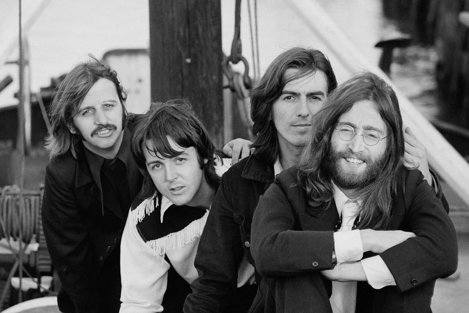 Οι Beatles επιστρέφουν με το ολοκληρωμένο «Anthology» – Μια κατάδυση στο παρελθόν που μιλά στο παρόν