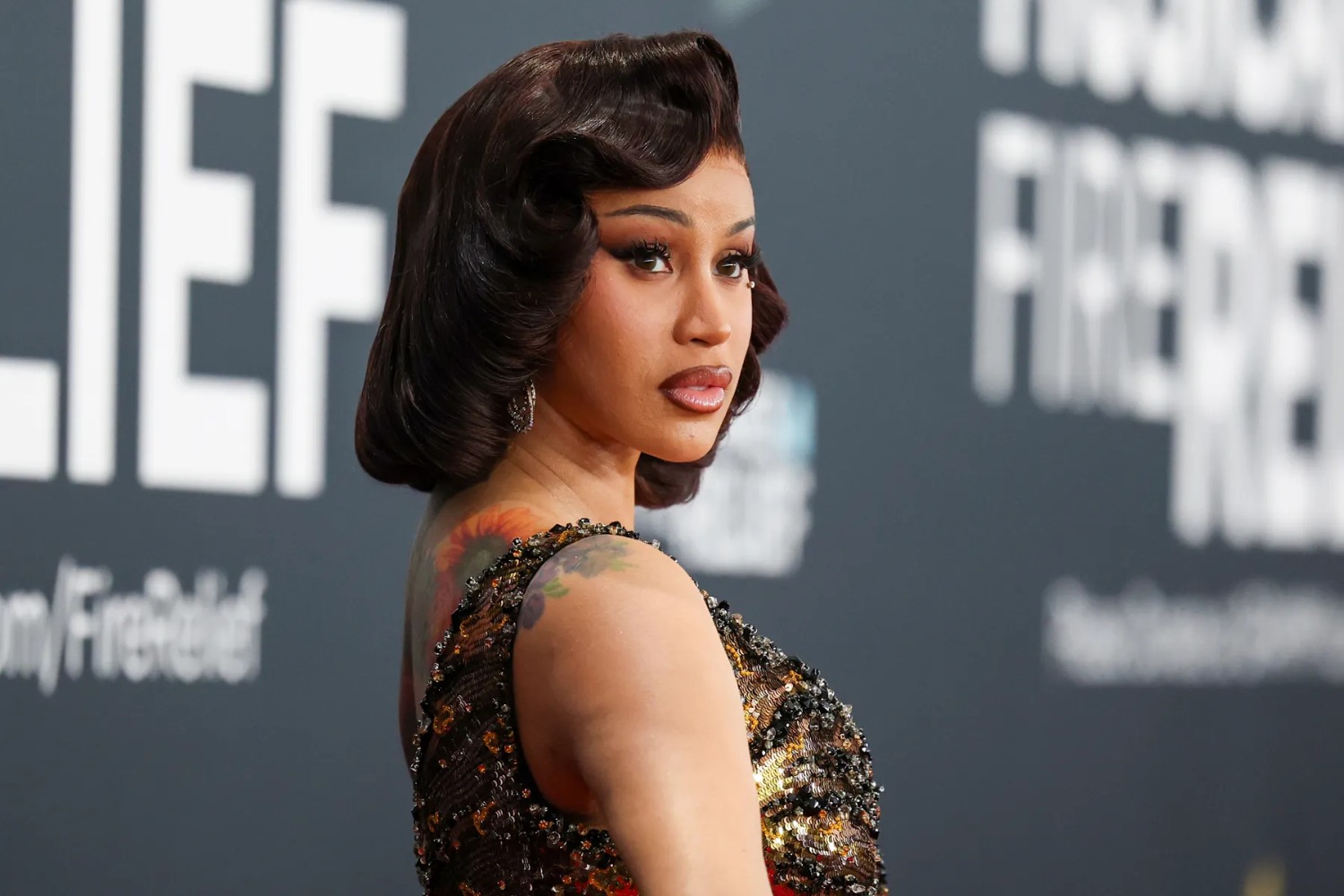 Cardi B: Γιατί σταμάτησε τους καβγάδες στο Twitter – Η μεγάλη αλλαγή στην ψηφιακή ζωή της