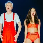 Olivia Rodrigo και David Byrne σε μία απρόσμενη σύμπραξη στη σκηνή