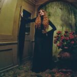 Florence + The Machine: Η θριαμβευτική κραυγή του «Everybody Scream» κατακτά την κορυφή της Βρετανίας