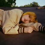Hayley Williams: Το video του «Parachute» πέφτει χωρίς αλεξίπτωτο στην ωμή συναισθηματική αλήθεια