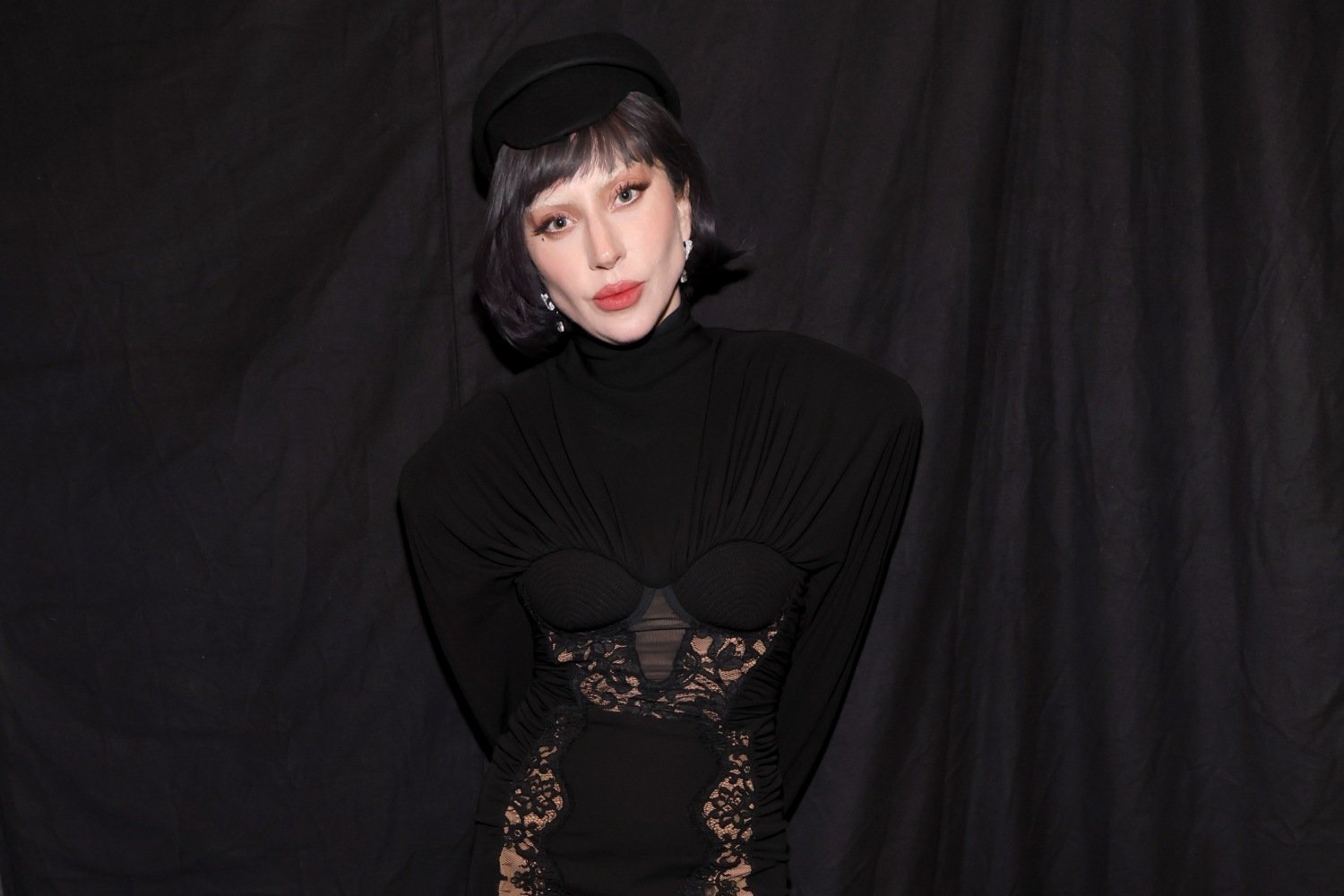 Η Lady Gaga σαν «οπτασία από δηλητήριο»: Η πρώτη εικόνα από τον ρόλο της στο «Wednesday»