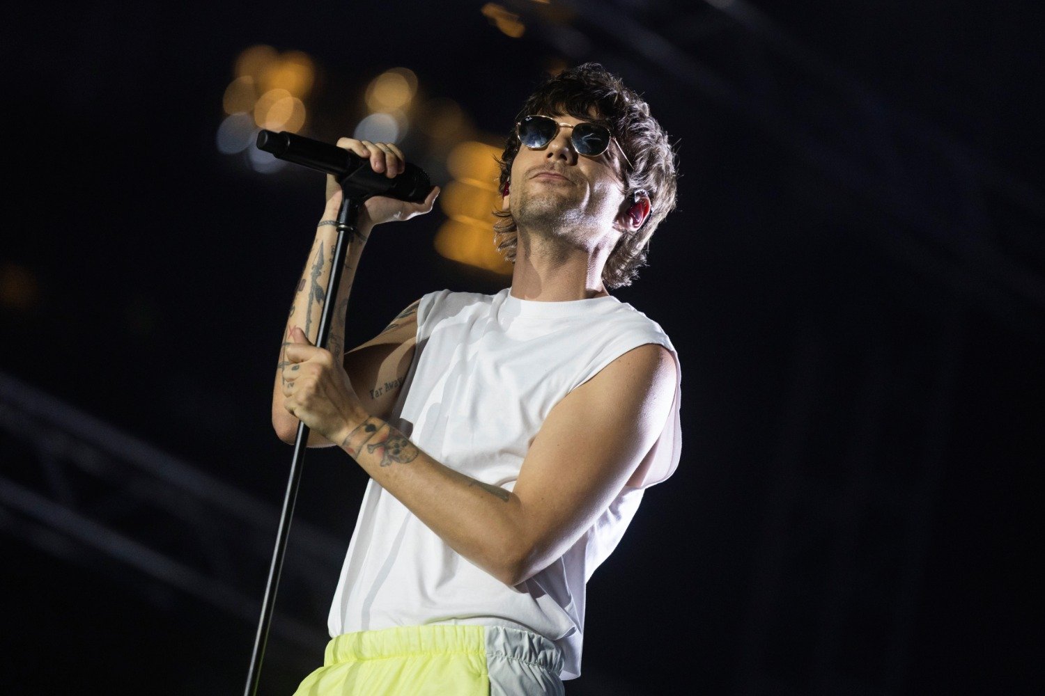 Louis Tomlinson: Το θερμό «ευχαριστώ» στους θαυμαστές του για την πρωτιά του νέου άλμπουμ του στα charts Louis Tomlinson: Το θερμό «ευχαριστώ» στους θαυμαστές του για την πρωτιά του νέου άλμπουμ του στα charts