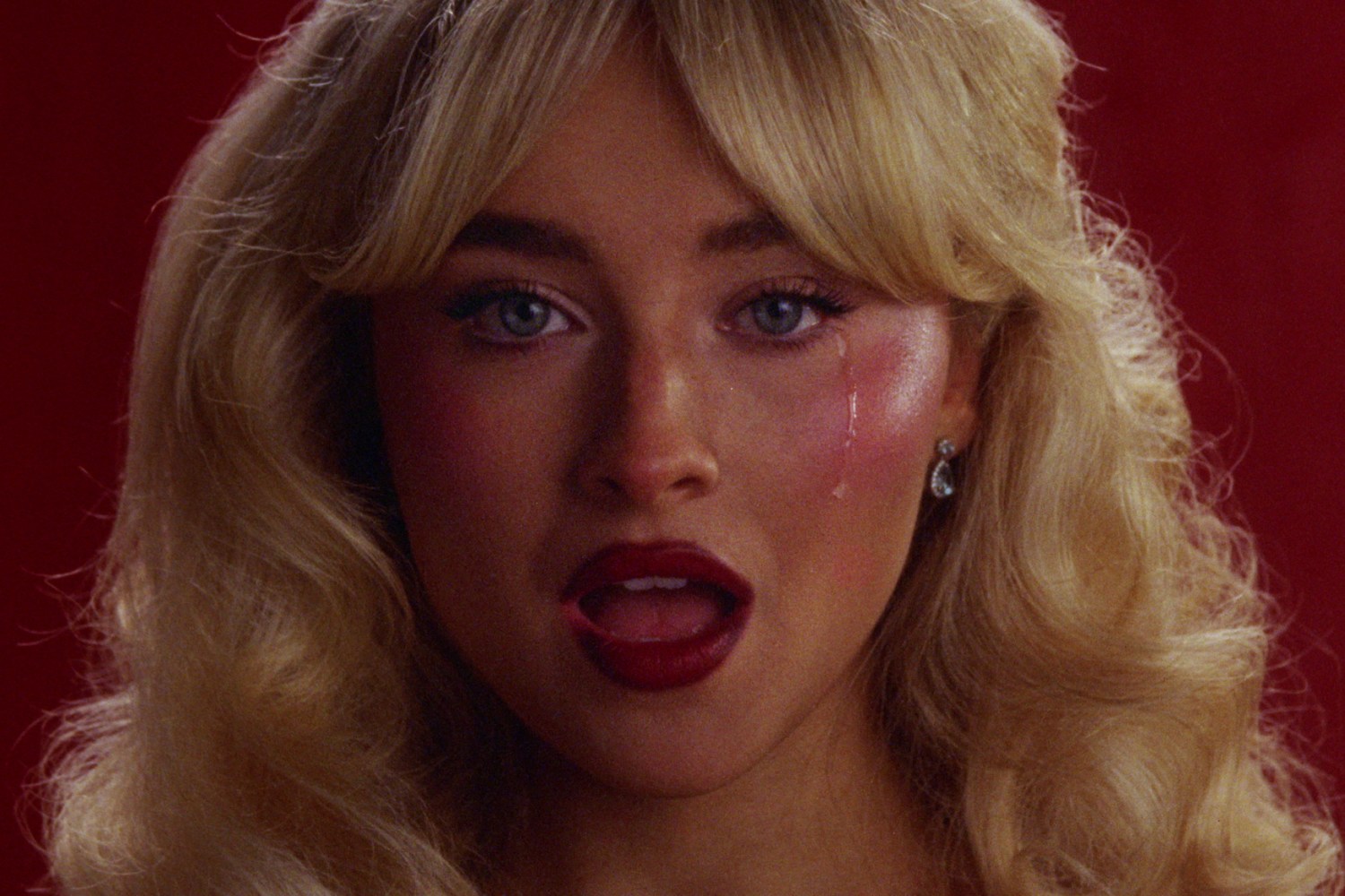«Tears»: Η Sabrina Carpenter πρωταγωνιστεί με τον Colman Domingo στο δικό της «Rocky Horror Picture Show» «Tears»: Η Sabrina Carpenter πρωταγωνιστεί με τον Colman Domingo στο δικό της «Rocky Horror Picture Show»