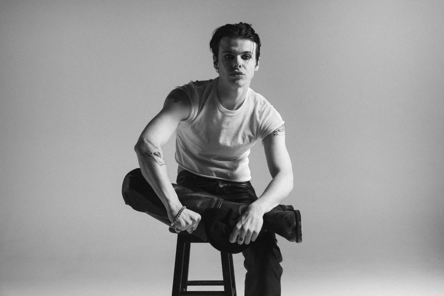 Ο YUNGBLUD «δείχνει» Eddie Vedder: Η νέα μεγάλη συνεργασία μετά τους Aerosmith και τους Smashing Pumpkins
