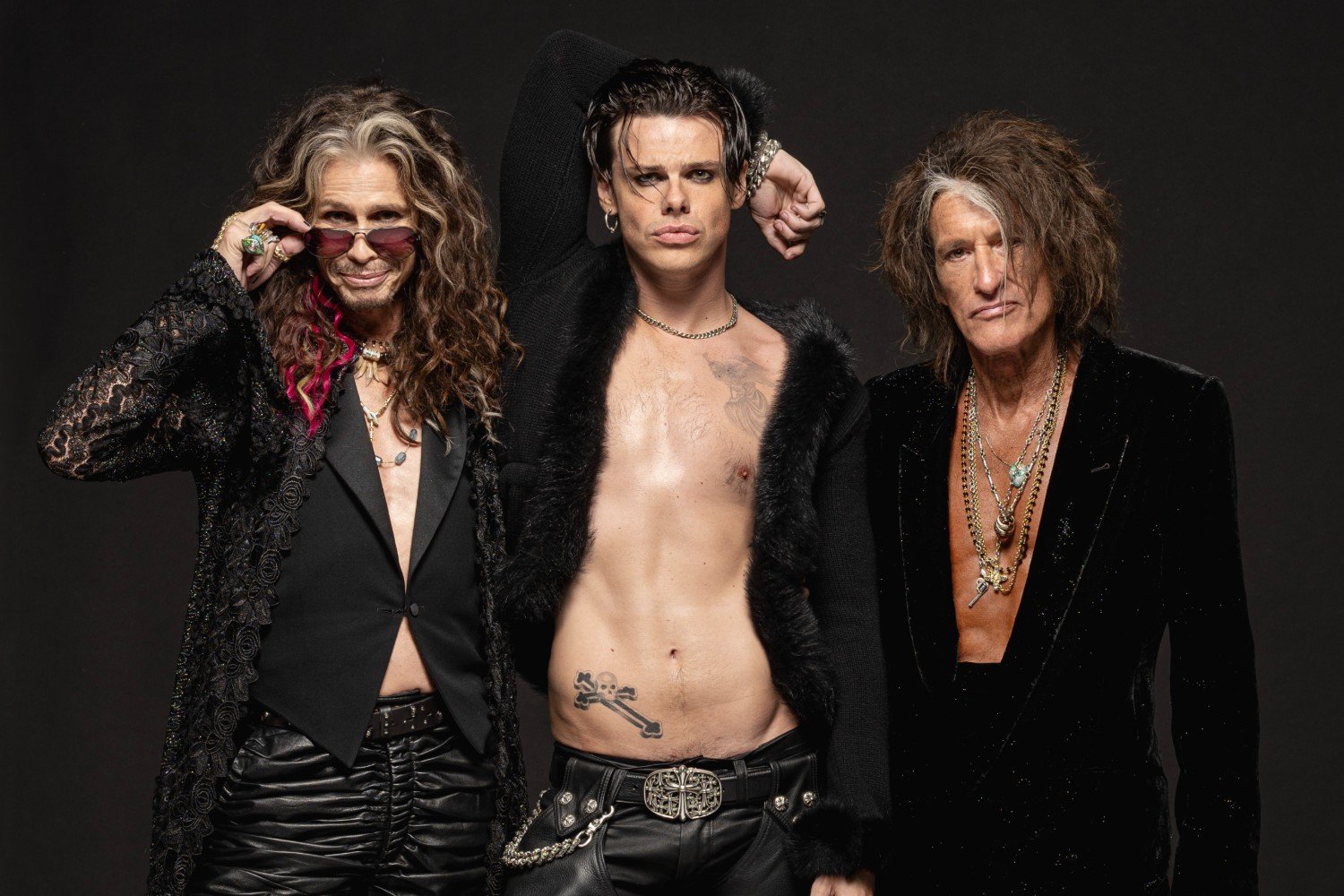 Ο Joe Perry των Aerosmith αποθεώνει τον YUNGBLUD: «Έχει το χάρισμα»