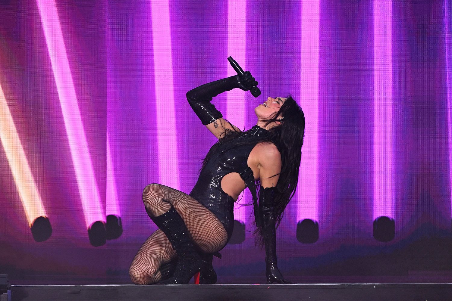 Η Dua Lipa γιορτάζει το τέλος μιας εποχής με τη συναυλιακή ταινία και το live album «Dua Lipa (Live From Mexico)» Η Dua Lipa γιορτάζει το τέλος μιας εποχής με τη συναυλιακή ταινία και το live album «Dua Lipa (Live From Mexico)»