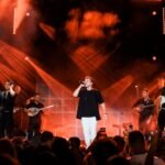 Γιάννης Πλούταρχος – Γιώργος Κακοσαίος – Κατερίνα: Όλο το Κατράκειο Θέατρο μια αγκαλιά – Φωτογραφίες