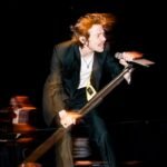 Ο Matt Shultz των Cage The Elephant μιλά για την περιοδεία με τους Oasis και τους Gallagher
