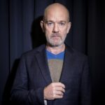 Ο Michael Stipe επιστρέφει με το νέο τραγούδι «I Played The Fool» για το «Rooster»