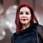 Priscilla Presley: «Δεν είχαμε καμία ιδιωτικότητα στην κηδεία του Elvis – Δεν υπήρχε χώρος για τον δικό μας θρήνο»