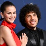 Benny Blanco: Η Selena Gomez έχασε τους όρκους της λίγο πριν τον γάμο τους – Πώς έσωσε την ημέρα
