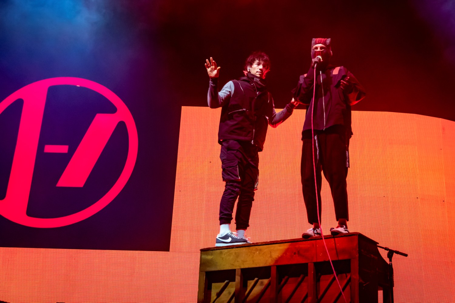 Οι Twenty One Pilots επιστρέφουν στο μεγαλύτερο βράδυ της καριέρας τους με το «More Than We Ever Imagined (Live in Mexico City)».