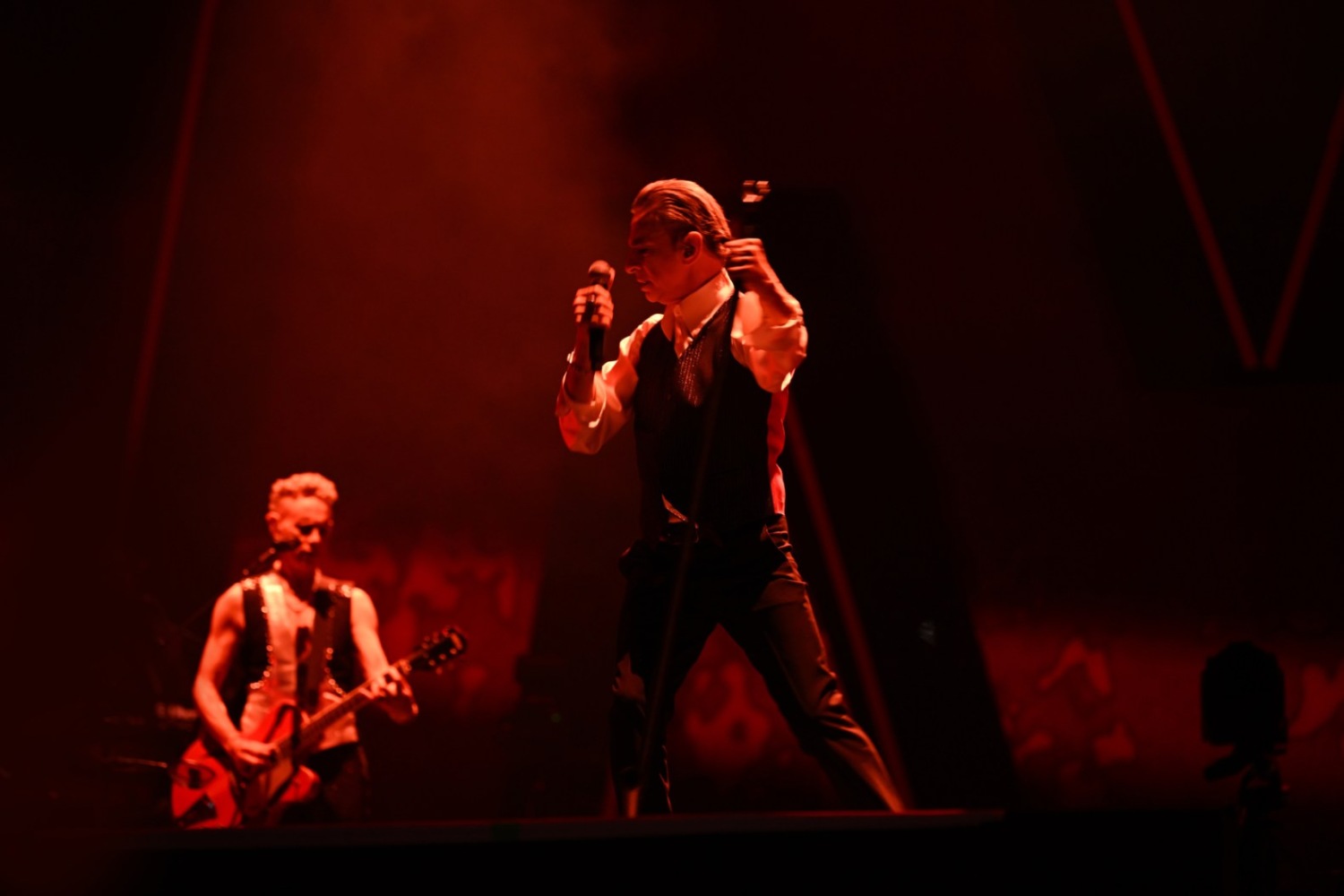 Depeche Mode: Ακυκλοφόρητα τραγούδια και μια ταινία – γιορτή για τη ζωή και τον θάνατο από το Μεξικό