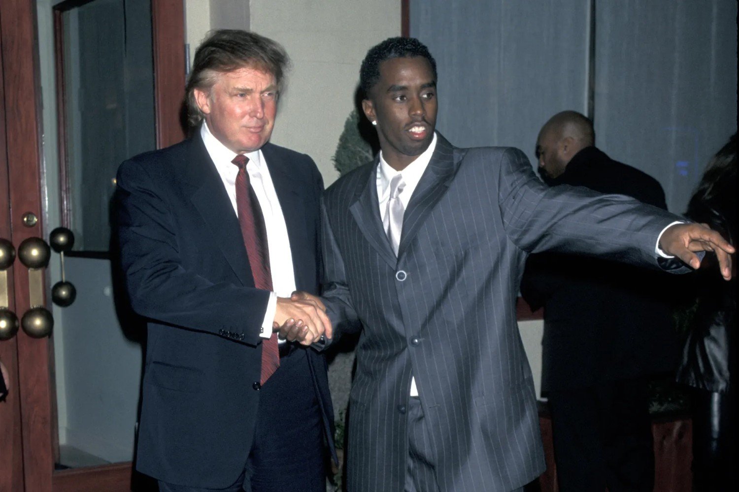 Diddy: Ο Donald Trump εξετάζει την απονομή χάριτος – Το παρασκηνιακό θρίλερ Diddy: Ο Donald Trump εξετάζει την απονομή χάριτος – Το παρασκηνιακό θρίλερ