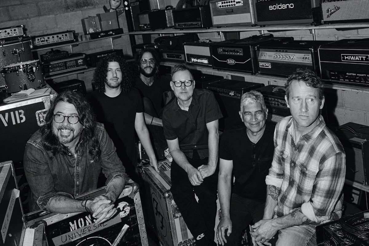 Foo Fighters: Το νέο live EP «Are Playing Where??? Vol. II» μετατρέπει έξι μυστικές εμφανίσεις σε πράξη αλληλεγγύης
