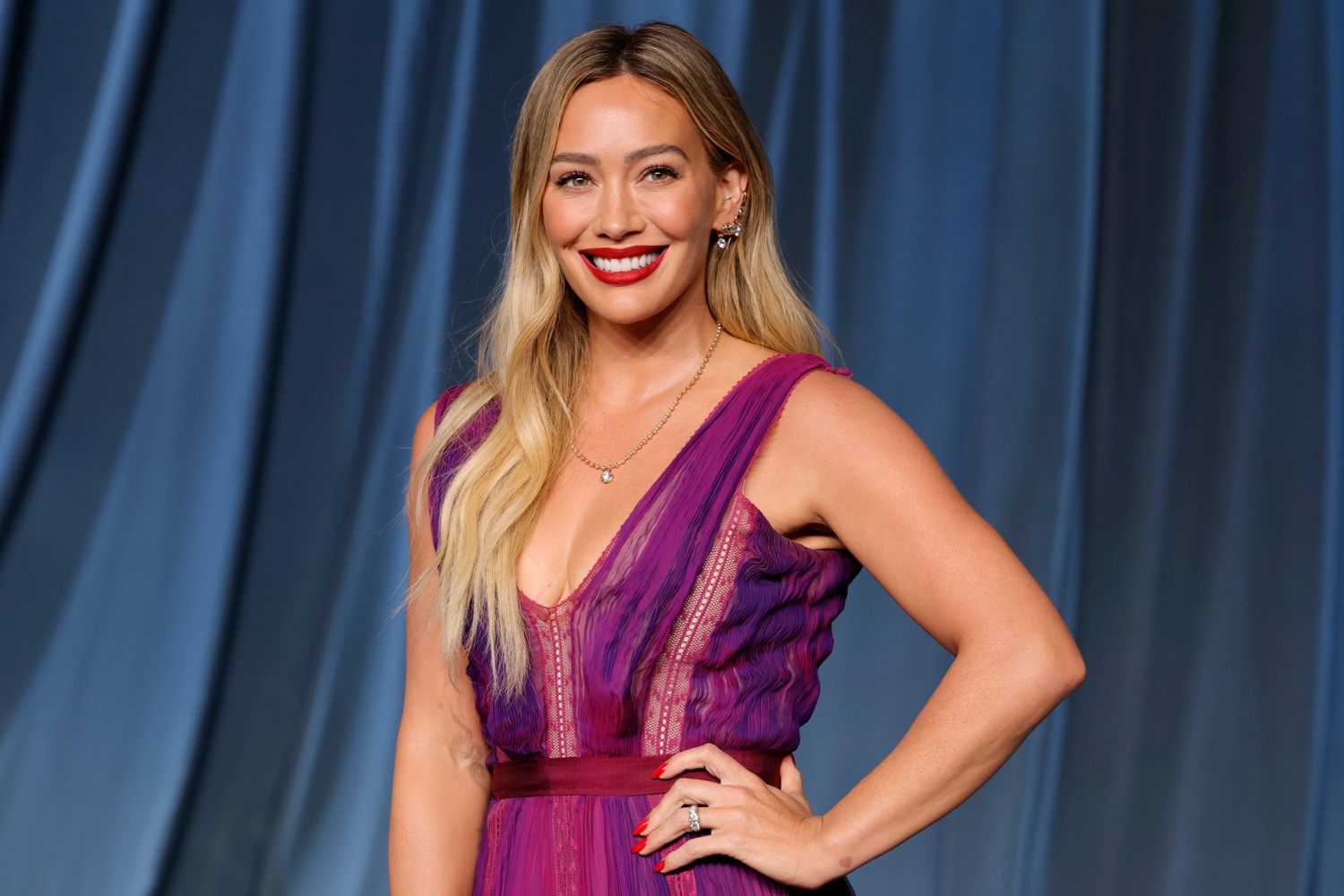 Hilary Duff: «Είμαι μπροστά στο κοινό από 10 ετών» – Γιατί κάθε στίχος της μπαίνει διαρκώς στο μικροσκόπιο