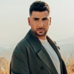 «Δώσ’ Μου Λίγο Οξυγόνο»: Ο Κωνσταντίνος Παντελίδης τραγουδά Παντελή Παντελίδη και συγκινεί
