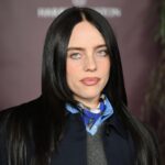Billie Eilish: «Αξιοθρήνητος δειλός» – Οργισμένη επίθεση στον Elon Musk για τη συσσώρευση πλούτου