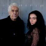 John Cale: Η ανάγκη να ανακαλύψει «το επόμενο επίπεδο» στη συνεργασία του με την Charli XCX
