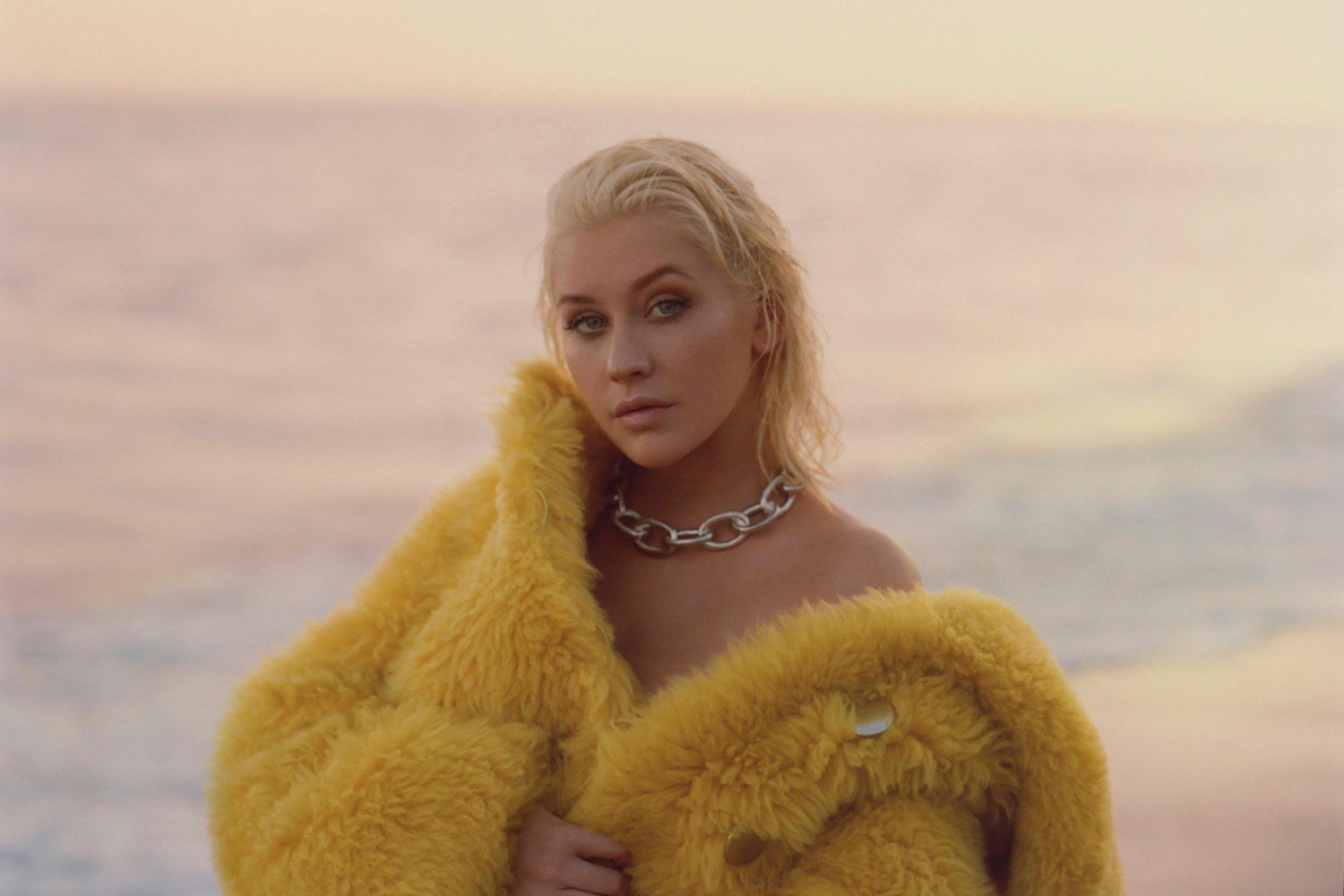 Η Christina Aguilera υποδέχεται τα Χριστούγεννα με το «My Favorite Things» από το Παρίσι Η Christina Aguilera υποδέχεται τα Χριστούγεννα με το «My Favorite Things» από το Παρίσι