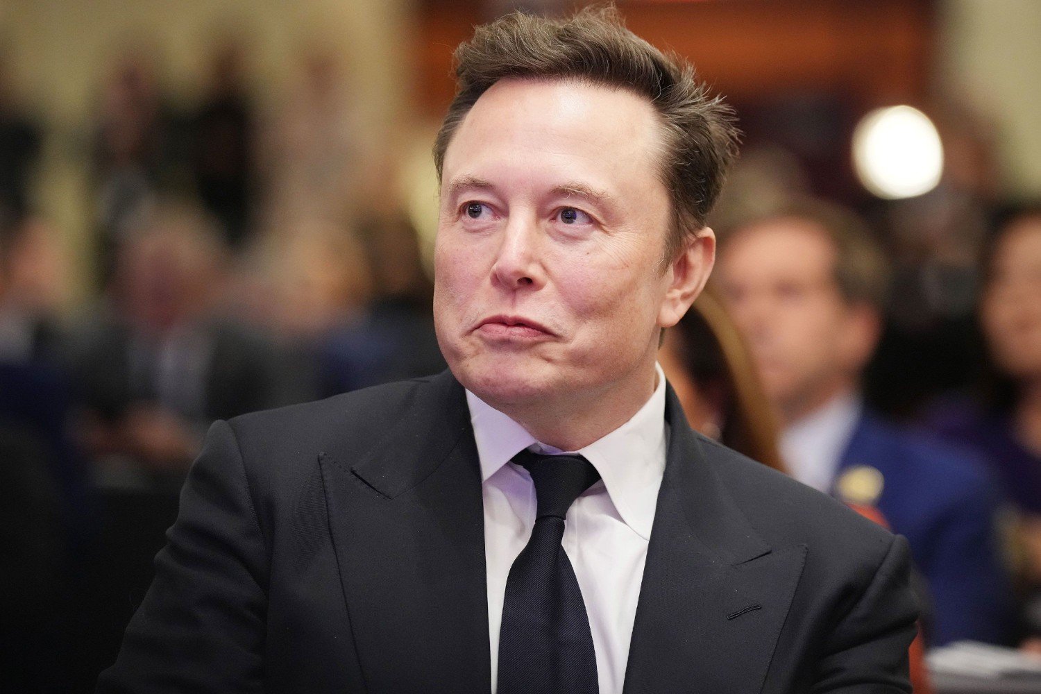 Elon Musk εναντίον Billie Eilish: «Δεν είναι το πιο κοφτερό μυαλό» – Η καυστική απάντηση για τον πλούτο των τρισεκατομμυρίων