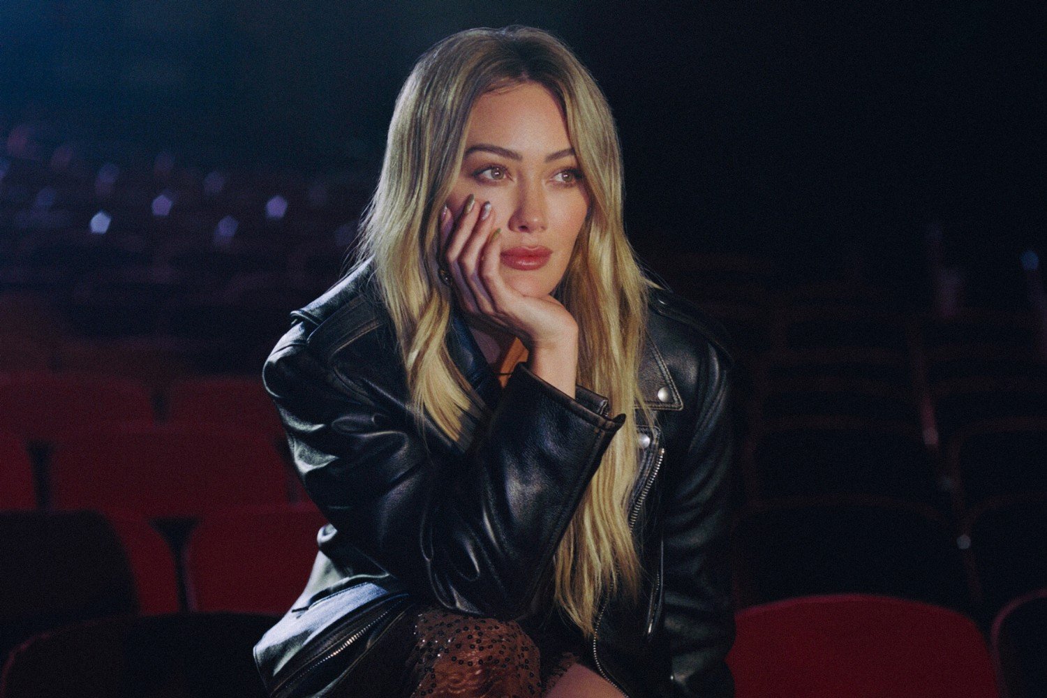 Η Hilary Duff δίνει νέα ζωή στις πιο αγαπημένες επιτυχίες της με το EP «Mine»