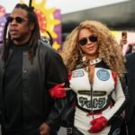 Η Beyoncé έκλεψε την παράσταση στο Grand Prix του Λας Βέγκας – και έκανε βόλτα στην πίστα με τον Lewis Hamilton