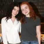 Η Lorde υποδέχθηκε τη Sadie Sink στη σκηνή – Μία ανεπανάληπτη στιγμή χορού και φιλίας