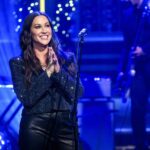 Alanis Morissette: «Οι δισκογραφικές φοβόντουσαν να κυκλοφορήσουν το “You Oughta Know”» – Η άγνωστη ιστορία μίας κλασικής επιτυχίας
