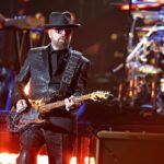 Dave Stewart: Οι μουσικοί οφείλουν να αγκαλιάσουν την «αδάμαστη δύναμη» της τεχνητής νοημοσύνης