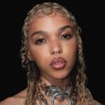 Η FKA Twigs νικάει τα εμπόδια με χορό στο video του «On Your Mind» με τον Lil Yachty