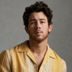 Ο Nick Jonas επιστρέφει με το νέο σόλο άλμπουμ «Sunday Best»: «Είμαι πραγματικά υπερήφανος»