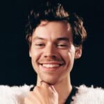 Harry Styles: Τιμήθηκε από την αγαπημένη του παιδική εκπομπή μετά το ιστορικό ρεκόρ στο Στάδιο Wembley