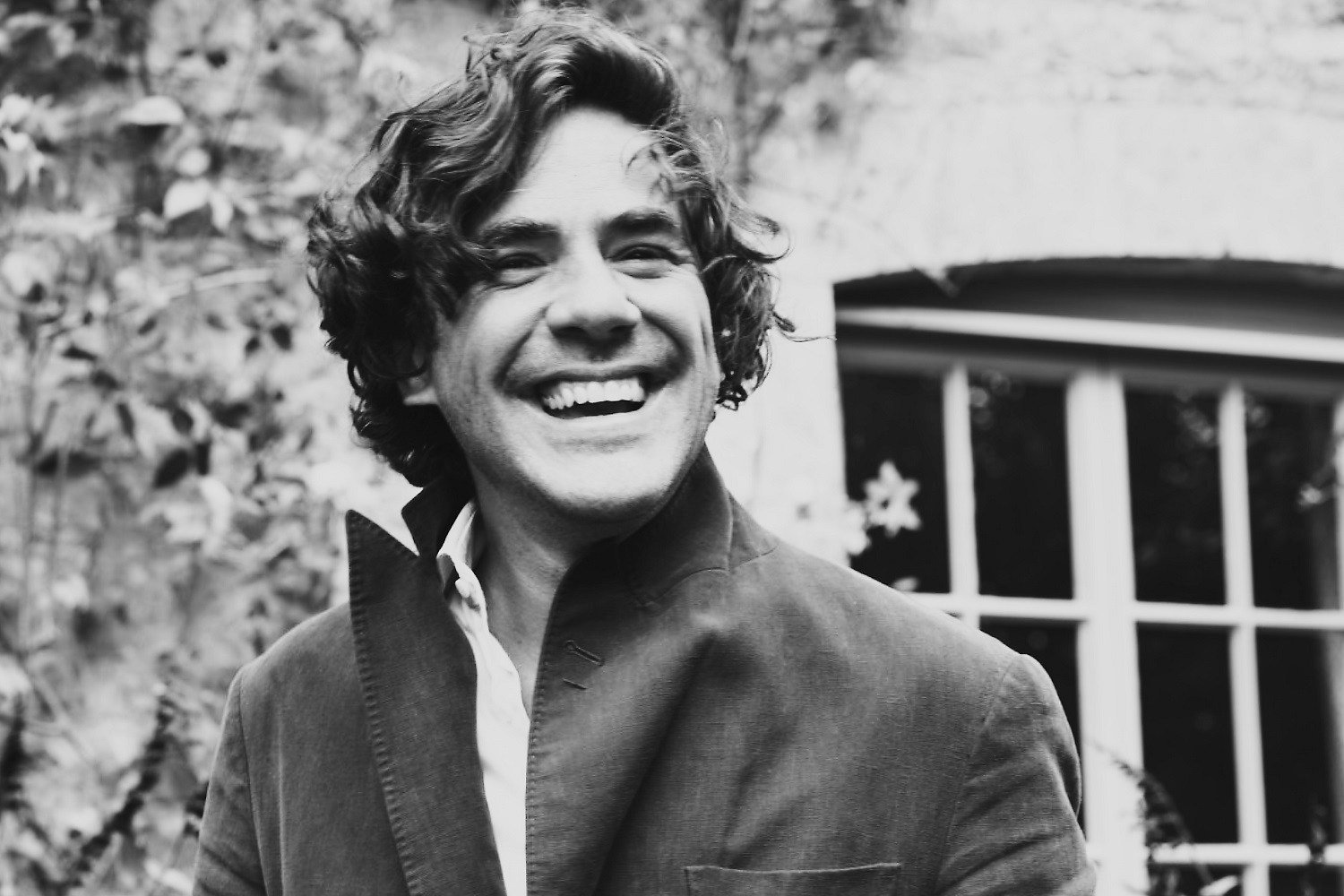 «Tempting Fate»: Jack Savoretti και KT Tunstall μπλέκουν τις φωνές τους σε ένα μοναδικό ντουέτο