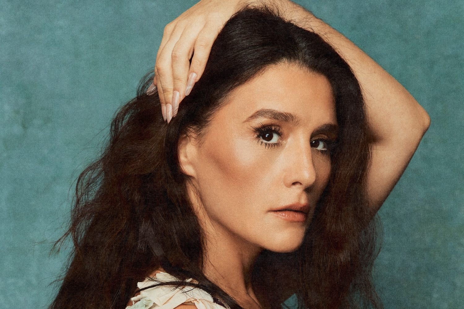 Jessie Ware: Το νέο άλμπουμ «Superbloom» αποκαλύπτει τη διπλή ζωή μίας θεάς της disco
