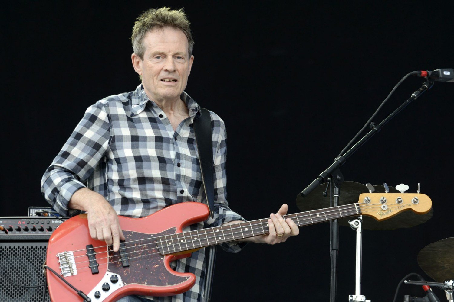 Ο John Paul Jones των Led Zeppelin βγάζει στο σφυρί τον εξοπλισμό του – Οι vintage θησαυροί και ο ενισχυτής που «έκαψε» ο Dave Grohl