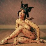 Melanie Martinez: Το ταξίδι στον «HADES» είναι μία κραυγή ελευθερίας – Το νέο άλμπουμ που σπάει τις παγίδες του ελέγχου και του σκοταδιού