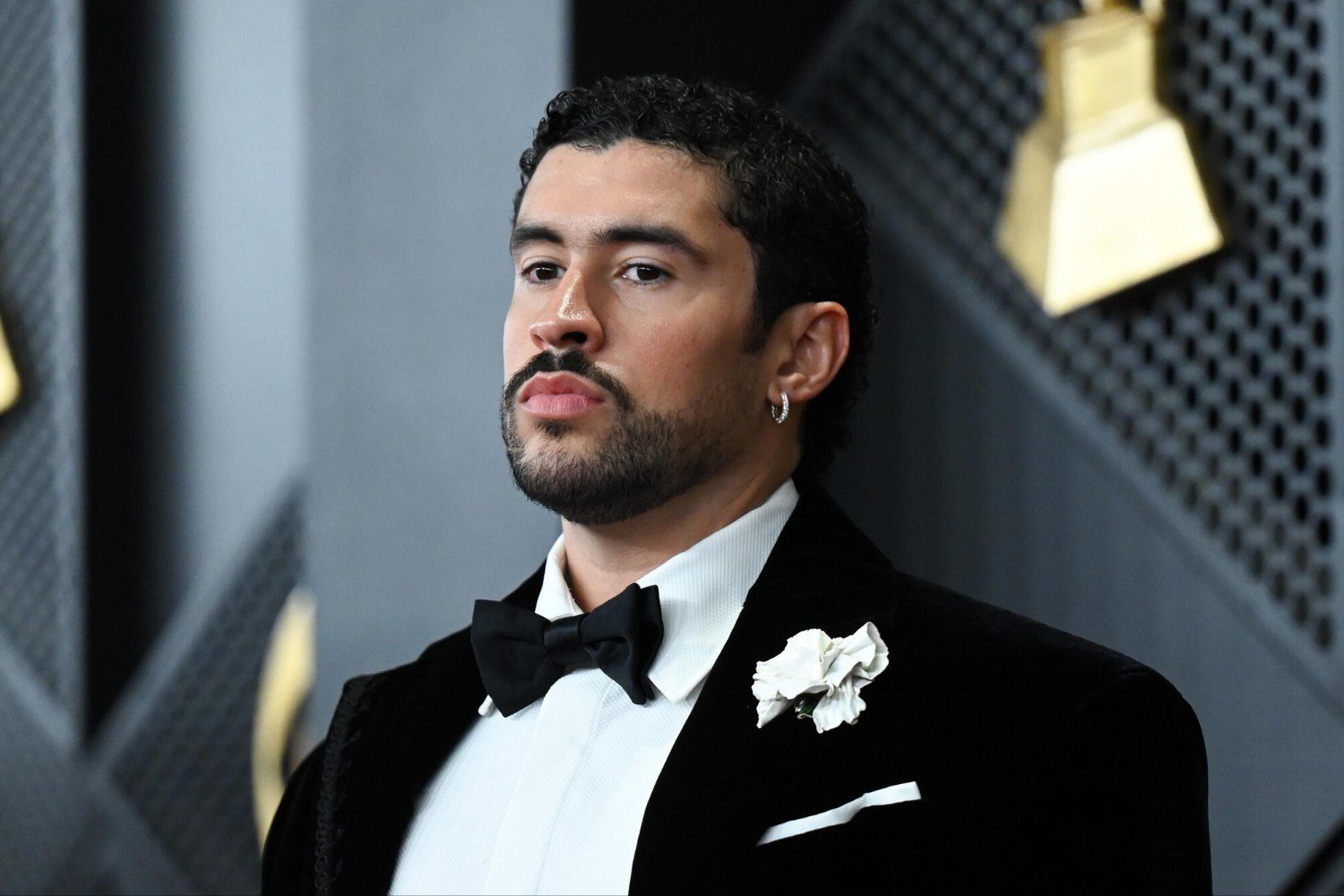 Bad Bunny: Επενδύει στους νέους του Πουέρτο Ρίκο με το δωρεάν πρόγραμμα «Un Verano Contigo» Bad Bunny: Επενδύει στους νέους του Πουέρτο Ρίκο με το δωρεάν πρόγραμμα «Un Verano Contigo»