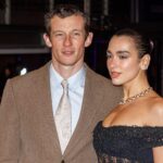 Dua Lipa: Η εμφάνιση – έκπληξη στην Berlinale στο πλευρό του Callum Turner που έκανε τα φλας να αστράφτουν